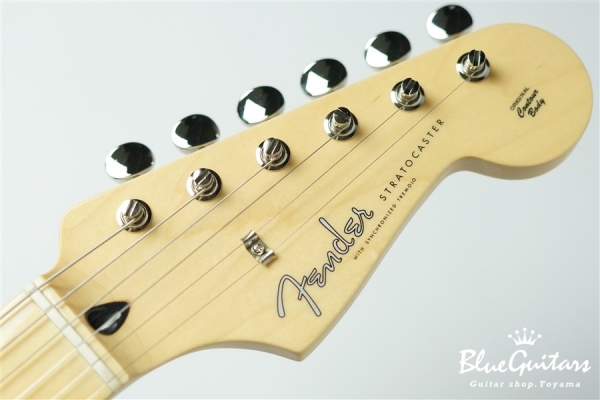 Made in Japan Hybrid II Stratocaster - Modena Red